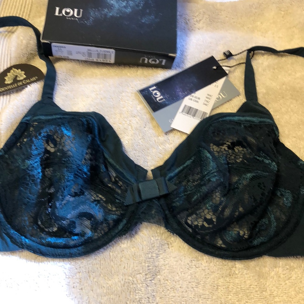 New with tags LOU teal lace bra